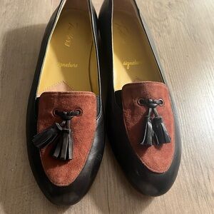 Trotters Black and Brown Flats for Effortless Style